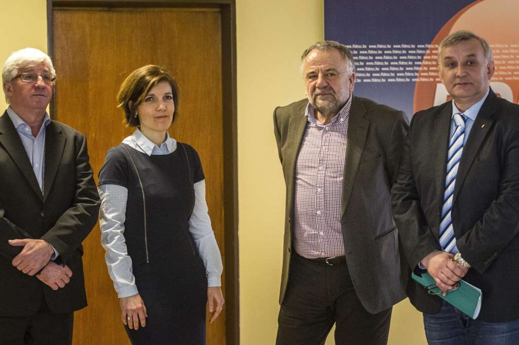 Septe József; Lakatos Tibor; Szöllõsi Réka