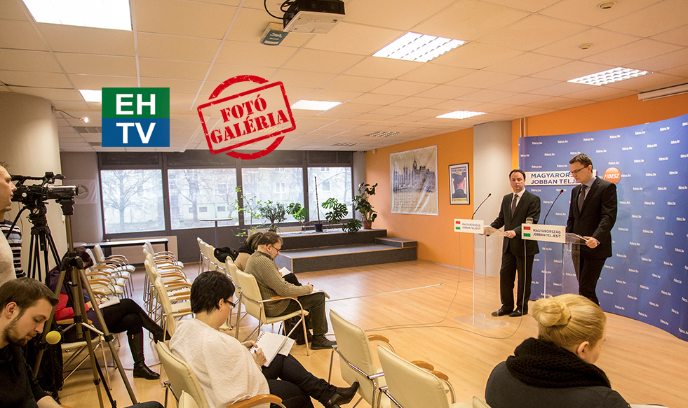 Képernyőfotó 2015 02 27 20.50.57