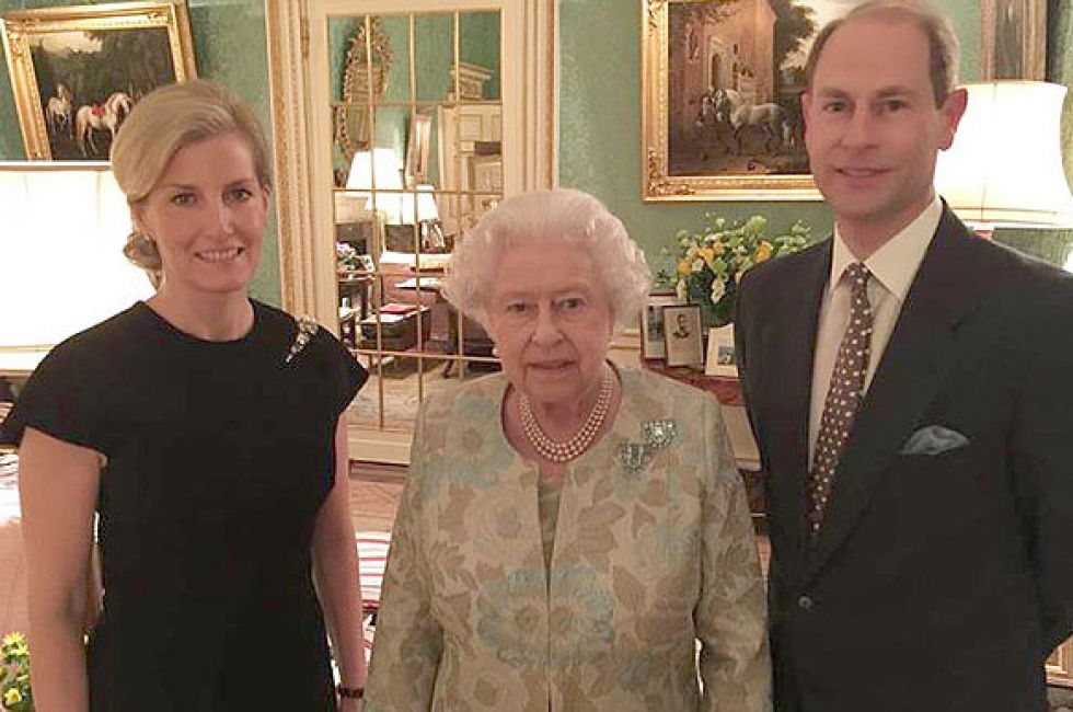 Queen facebook