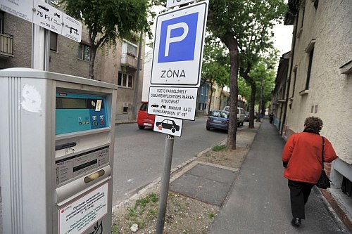 Parkolo ora zona