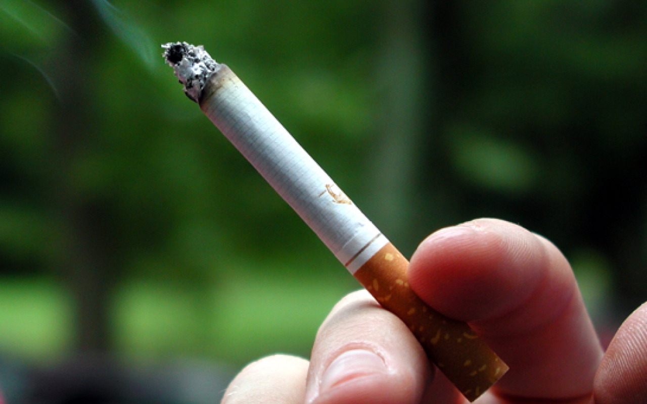 Smokers hand