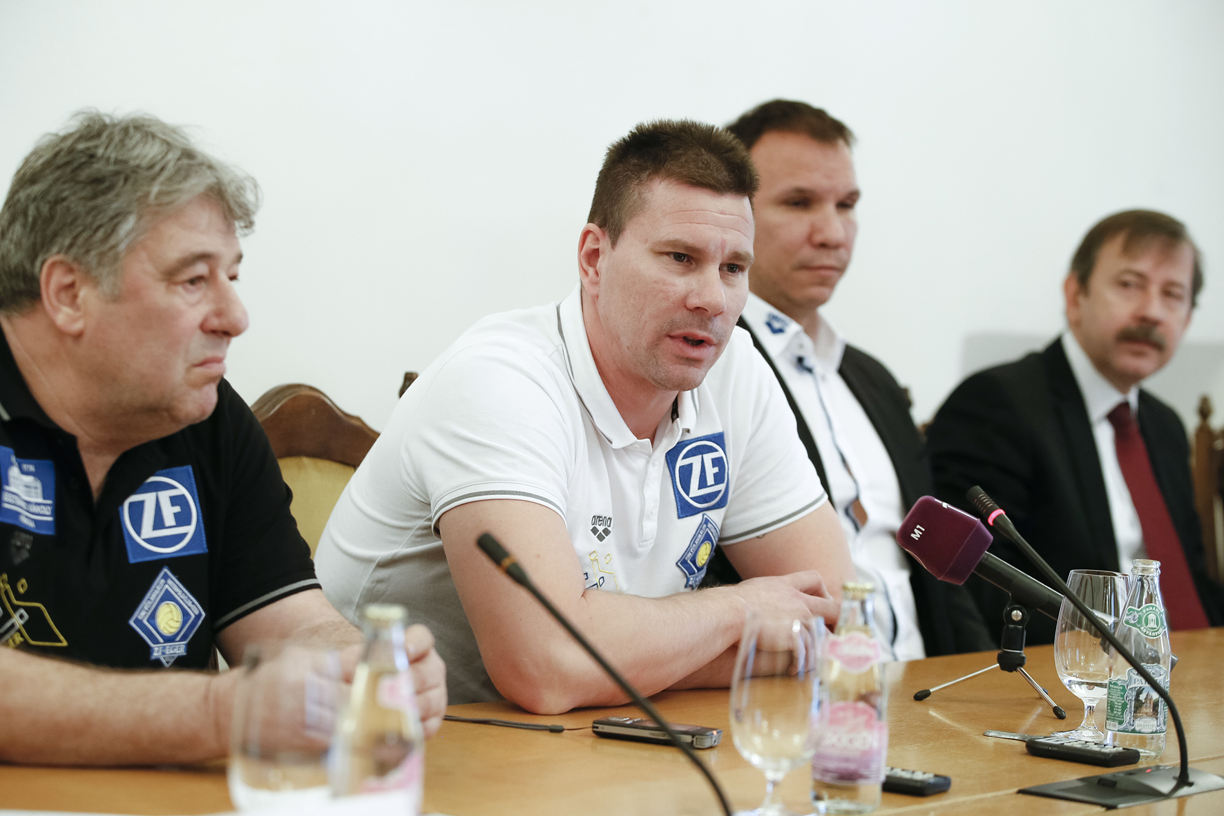 Biros peter bejelentes visszavonulas