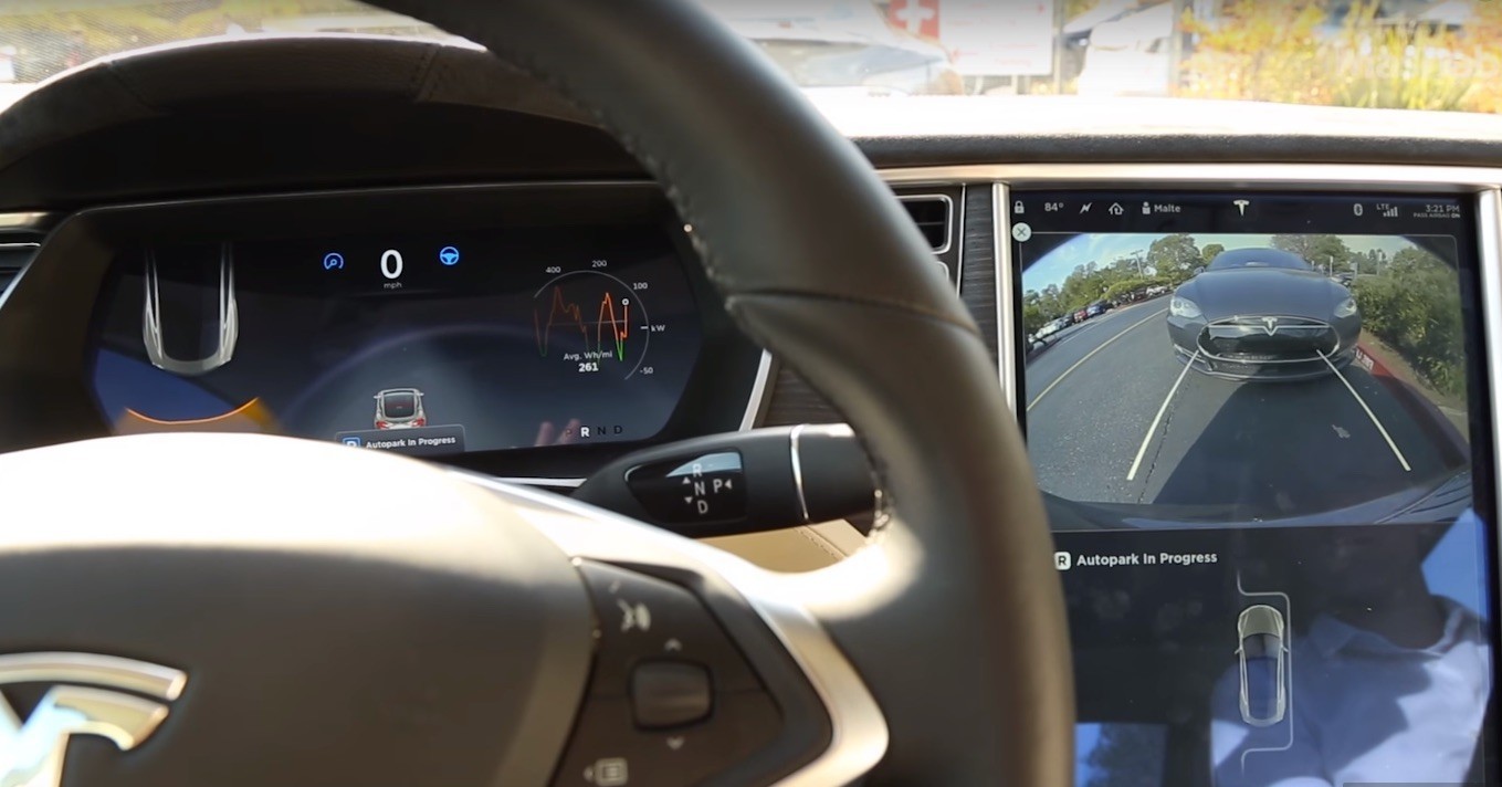 Tesla Model S Autopark