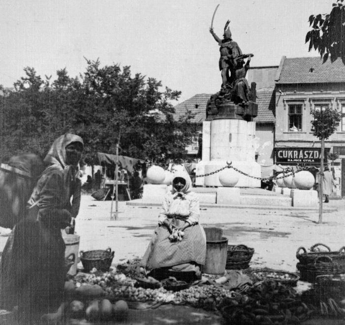 Dobó tér Dobó István szobra (Stróbl Alajos, 1907).