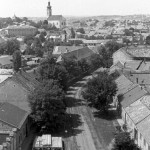 Kilátás a Minaretből a Knézich Károly utcára, szemben a Szent Miklós Görögkeleti Szerb (Rác) templom.