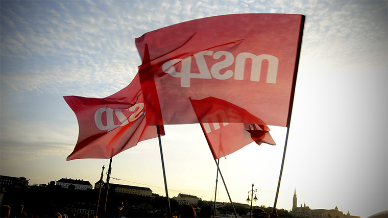 Az mszp fáklyás felvonulása budapesten