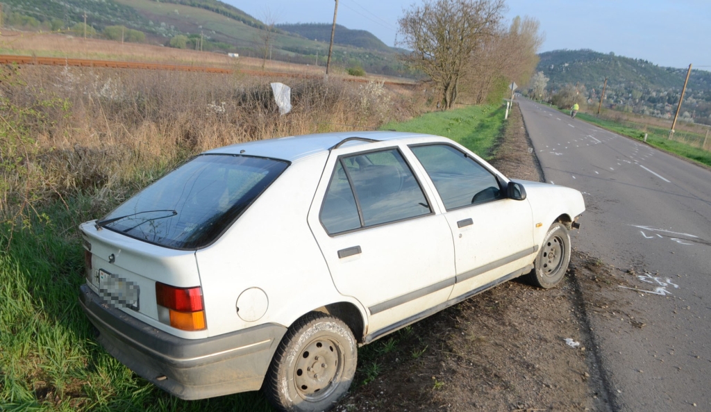 070410 arokban auto eger almar