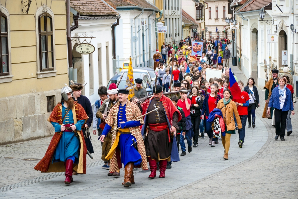 170513 emlekhelyek napja egri var