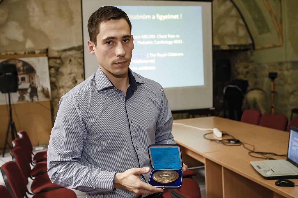 170925 frank maria emlekules