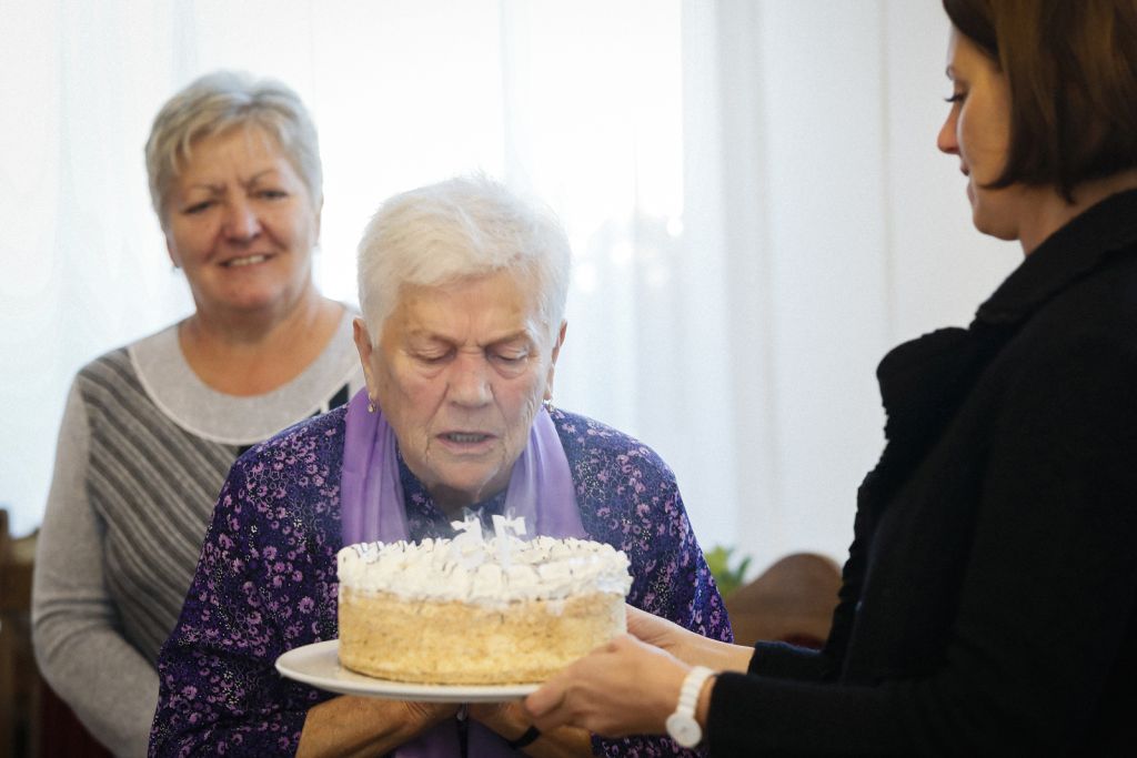 171005 elvira neni 85 eves