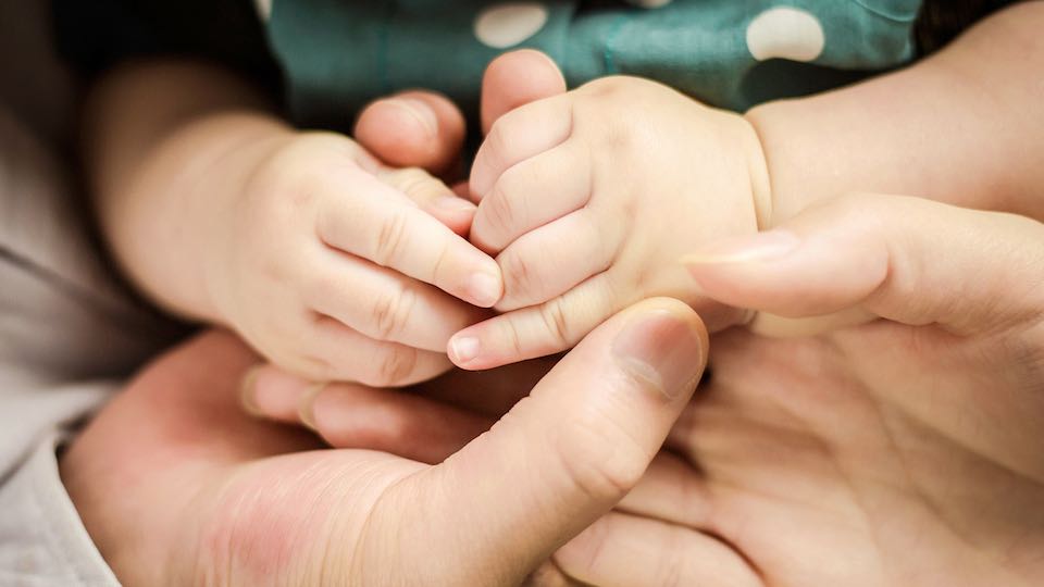 171017 gyermek szulo egeszseg vedono gyermekorvos kez