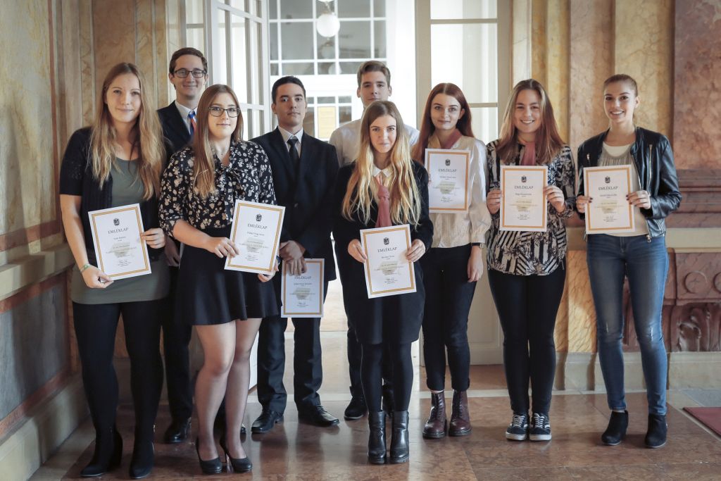 171026 eger varos ösztöndijasai