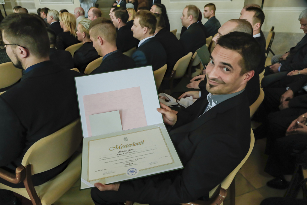 171026 iparkamara mesteravatas