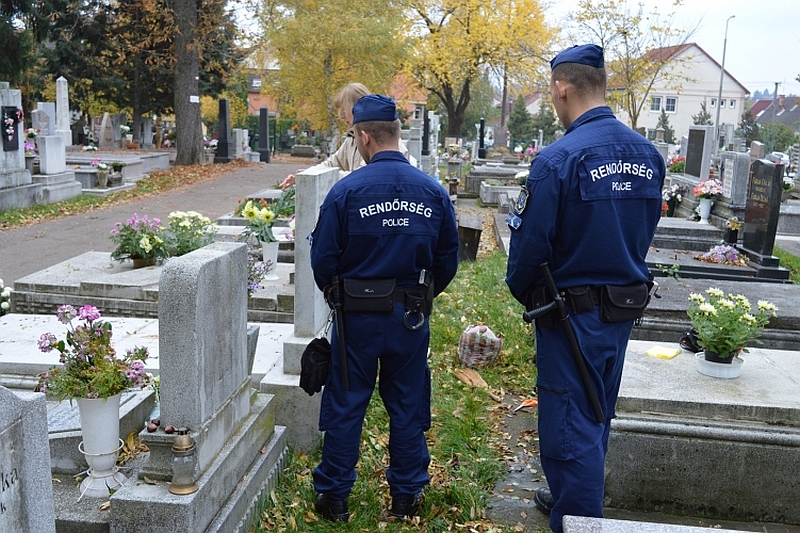 171030 rendor mindenszentek1