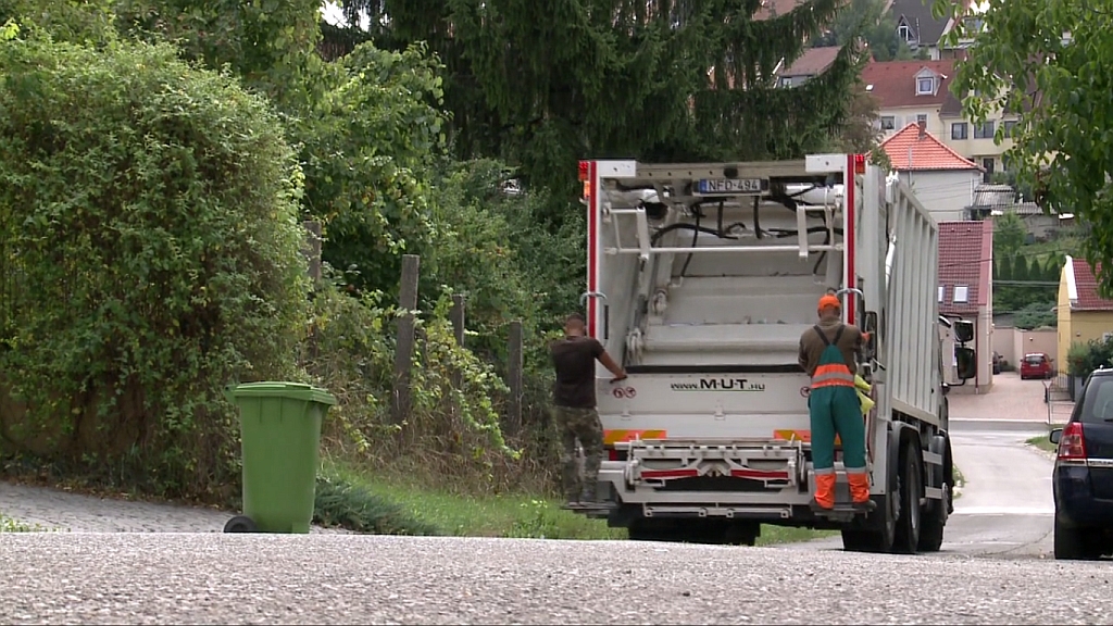 171117 hulladek kuka