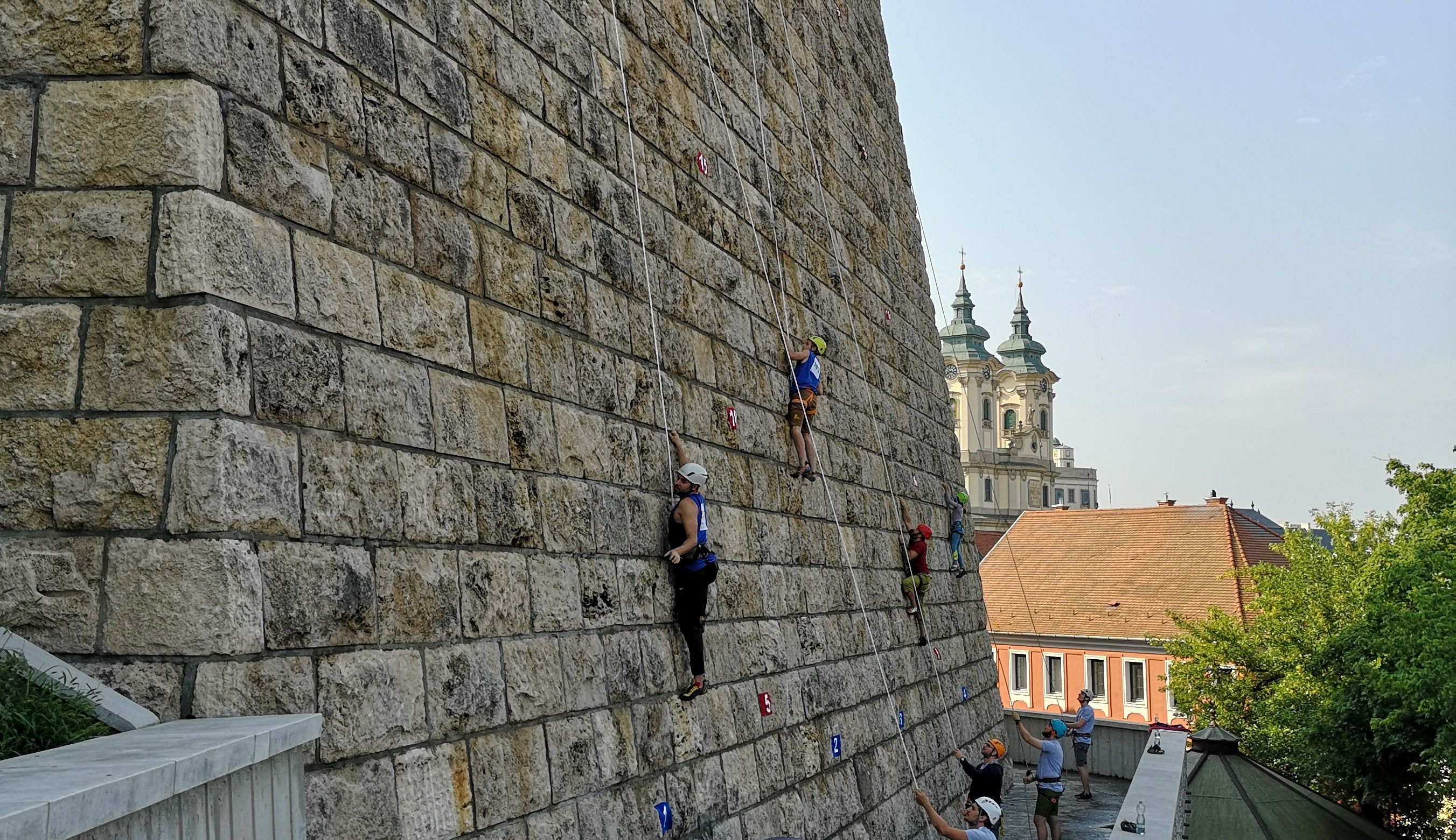 Várfalmászo verseny