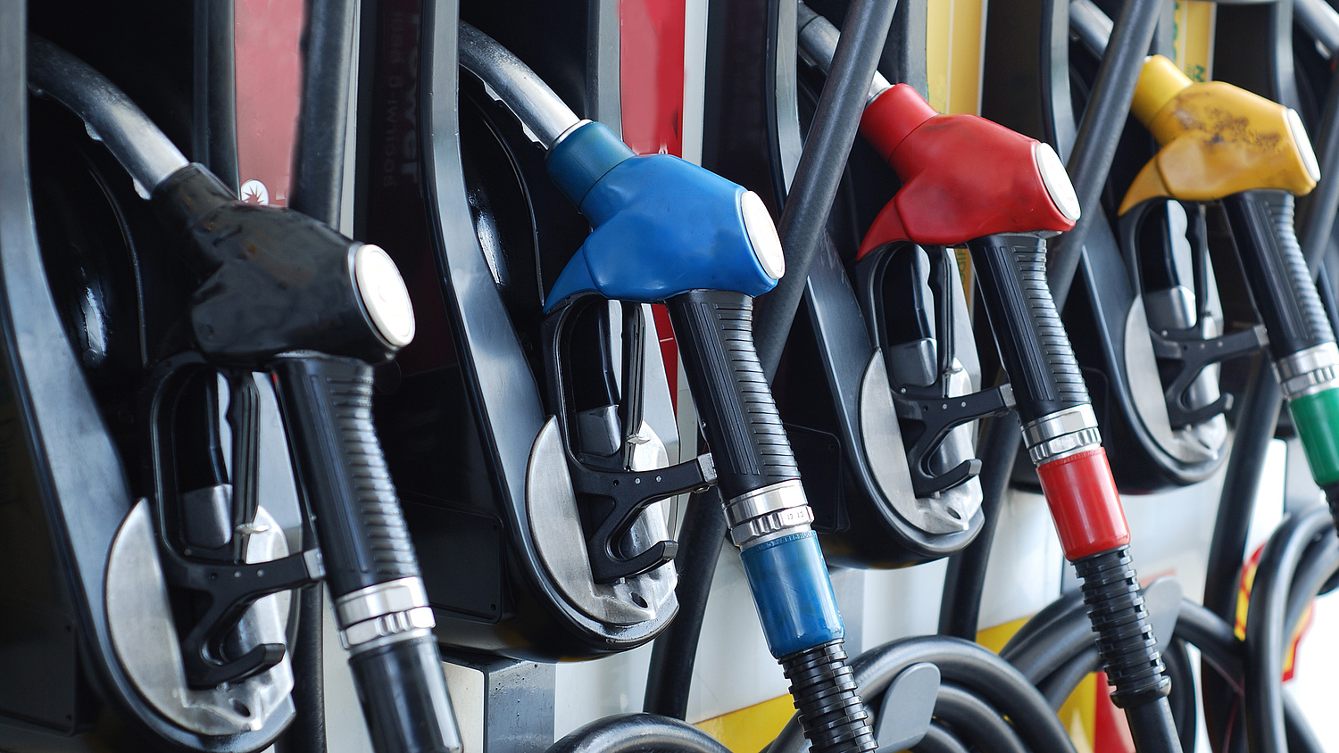 üzemanyag tankolás