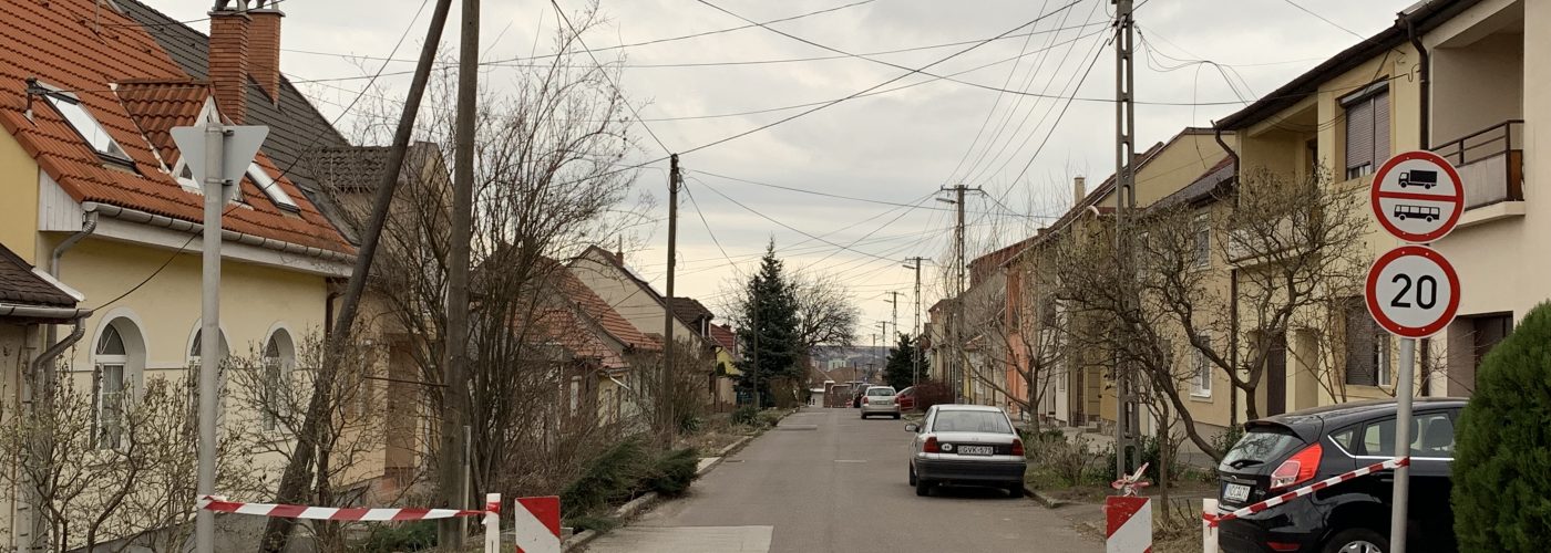 Könyök utca lezárva
