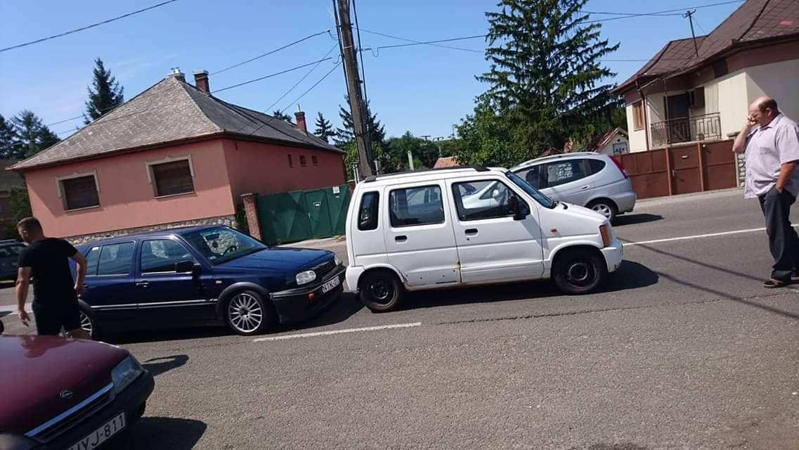 EFE903CD 888B 4622 8C1C 34F9D4A9BFFA