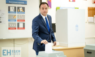 Nyitrai Zsolt szavaz