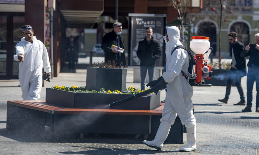Koronavírus Utcai fertõtlenítés Egerben