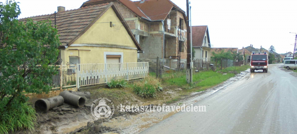 árvíz
