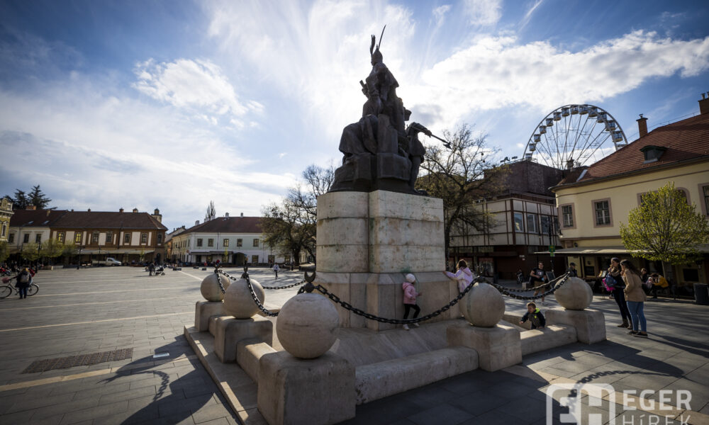 Eger Dobó tér