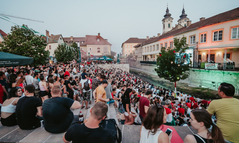 Szurkolói zóna