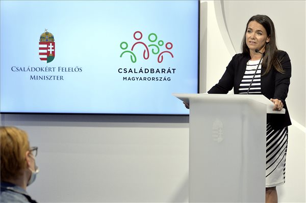 Novák Katalin operatív törzs