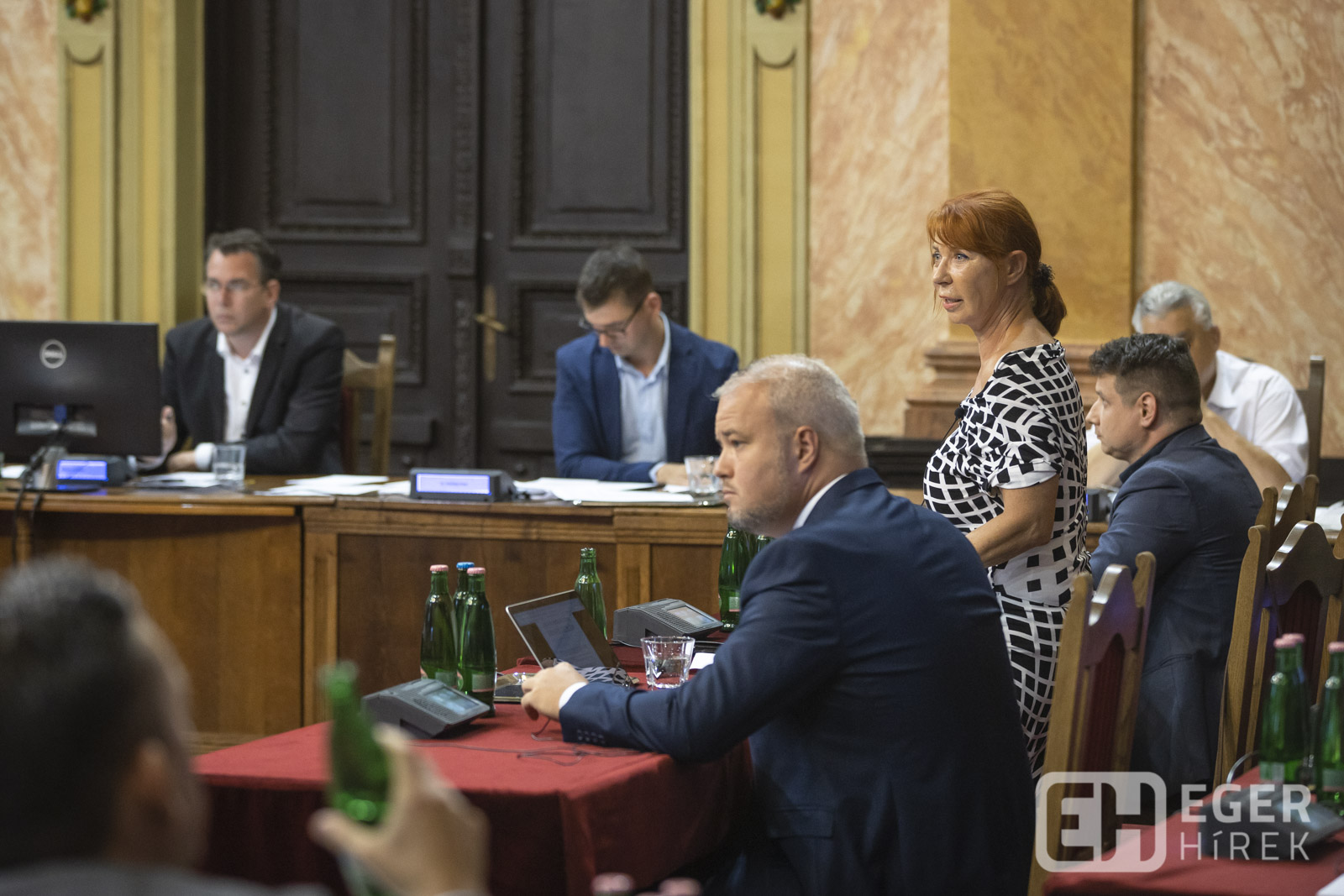 Közgyűlés Orosz Lászlóné