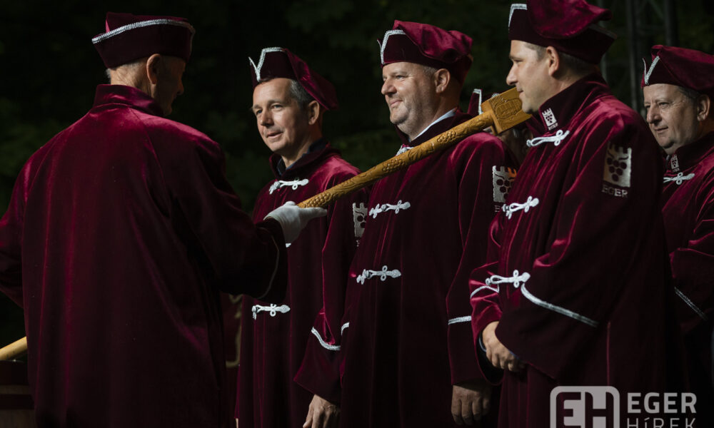 Egri Bikavér Lovagrend Borlovag avatás
