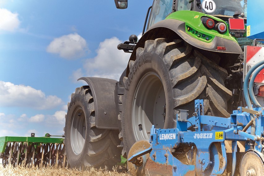Traktor (1)