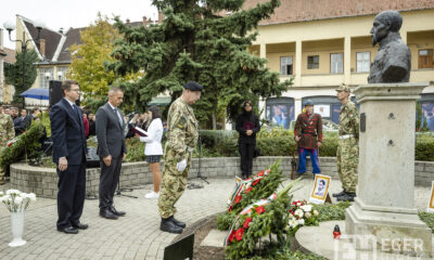 Aradi vértanúk emléknapi koszorúzás