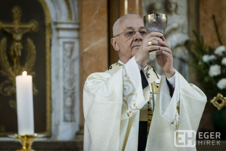 Éjféli mise a Bazilikában - Ternyák Csaba