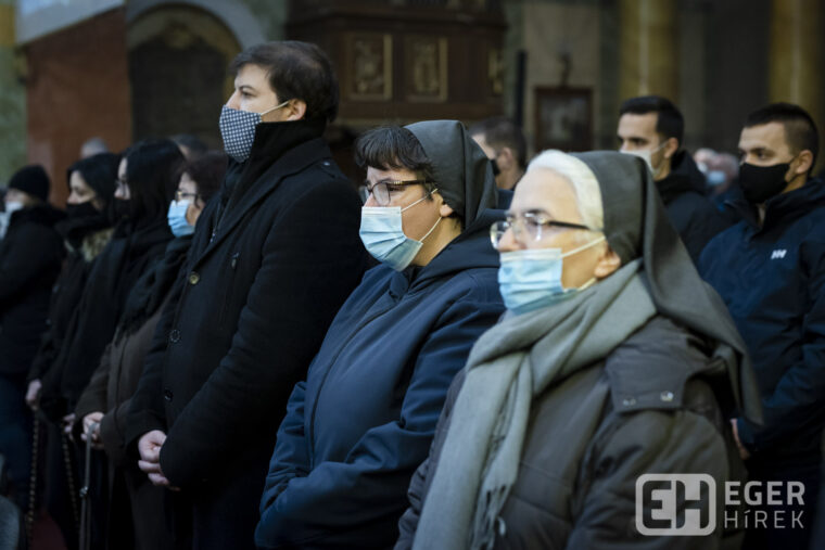 Éjféli mise a Bazilikában