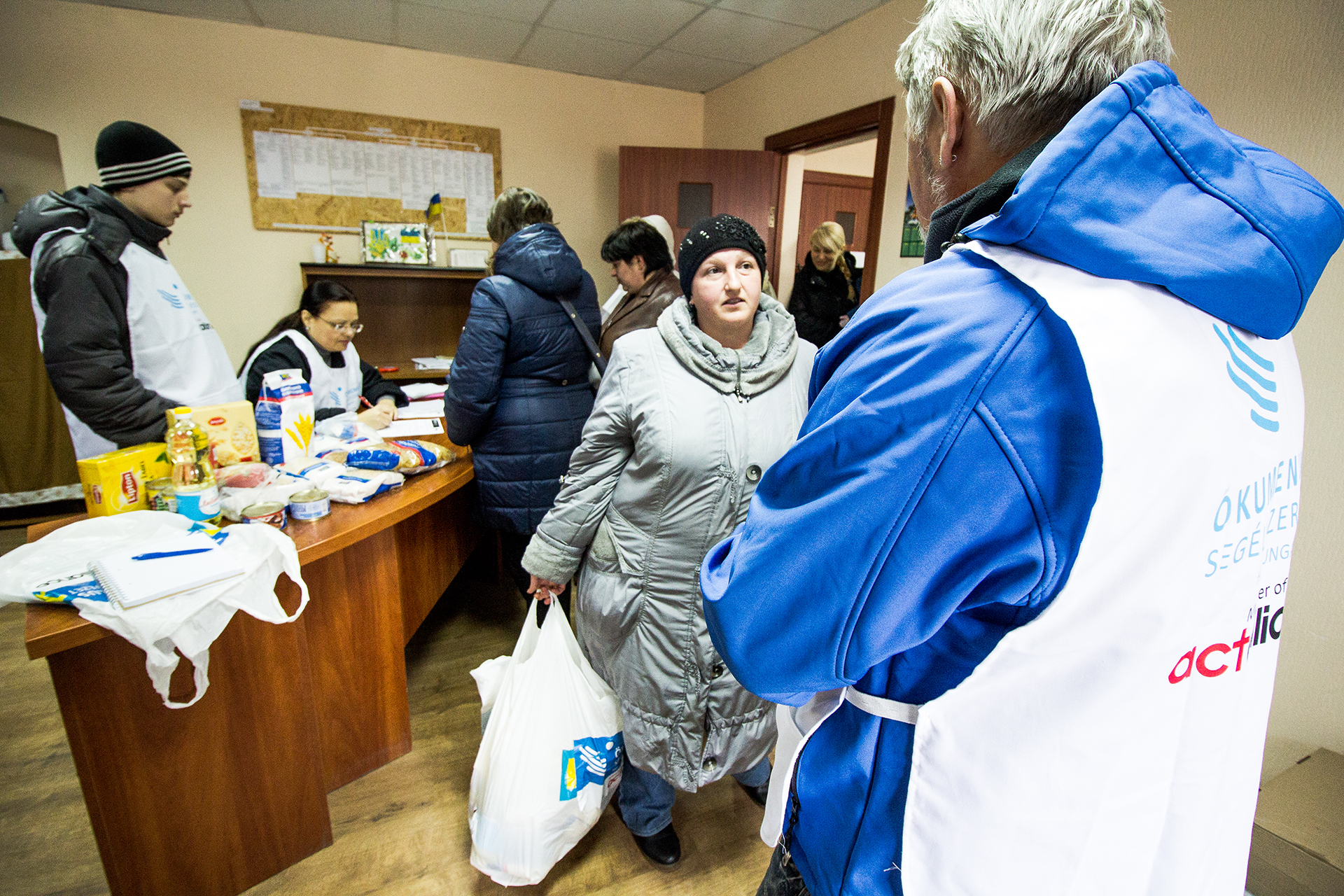 Distribution food items for IDP's in Ukraine