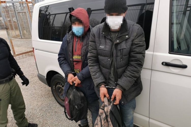 Illegális migráns rendőrség