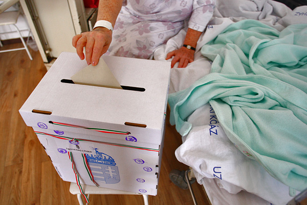 Mozgo urna szavazas valasztas