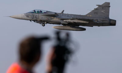 Katonai kiképzõ repülés Kecskeméten