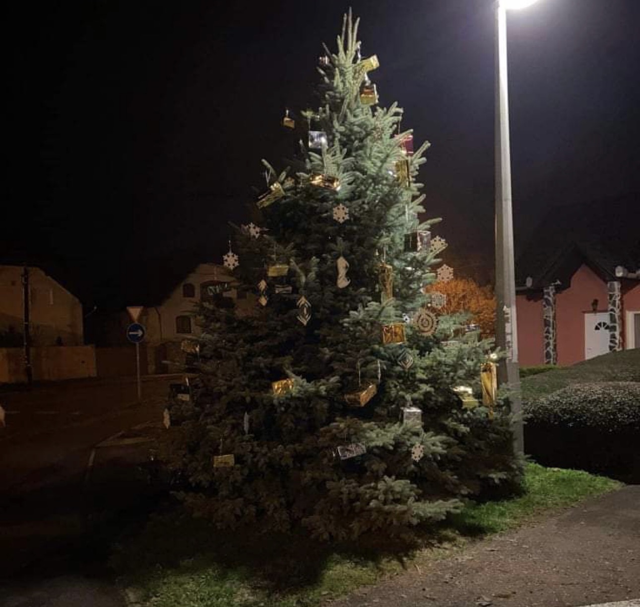 5A7DD69B 4D85 4A7D 9634 0DE7DD710D87