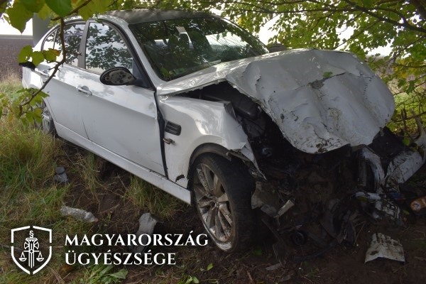 Ittas és elalvás baleset logó