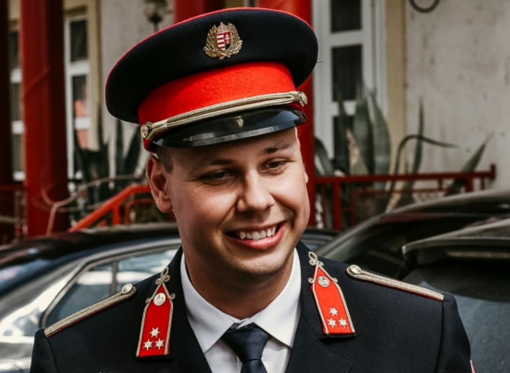 Képernyőfotó 2023 04 15 22.02.20
