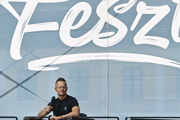 Feszt
