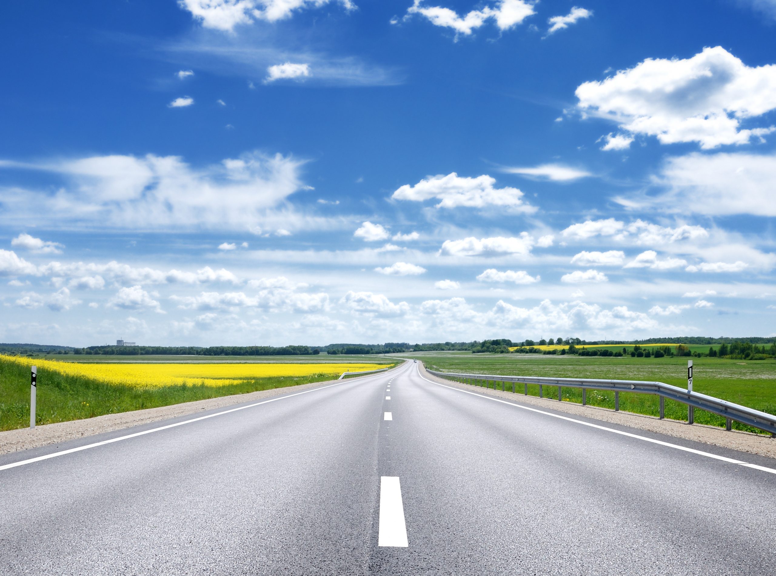 Classic,Scene,Of,A,Highway,In,Rural,Area