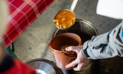 Ebédosztás ételosztás