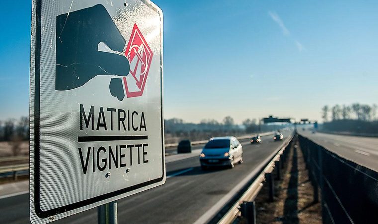 Autópálya matrica
