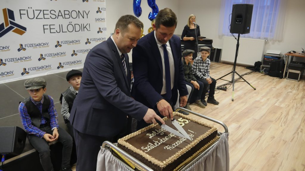 Füzesabony35 torta