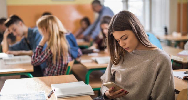 Cell phone during class id859619092