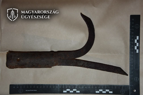 Bálahúzó horog elkövetés eszköze