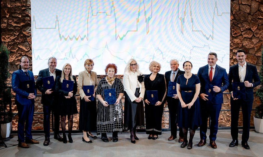 Korosii Csoma csoportkep dijazottak